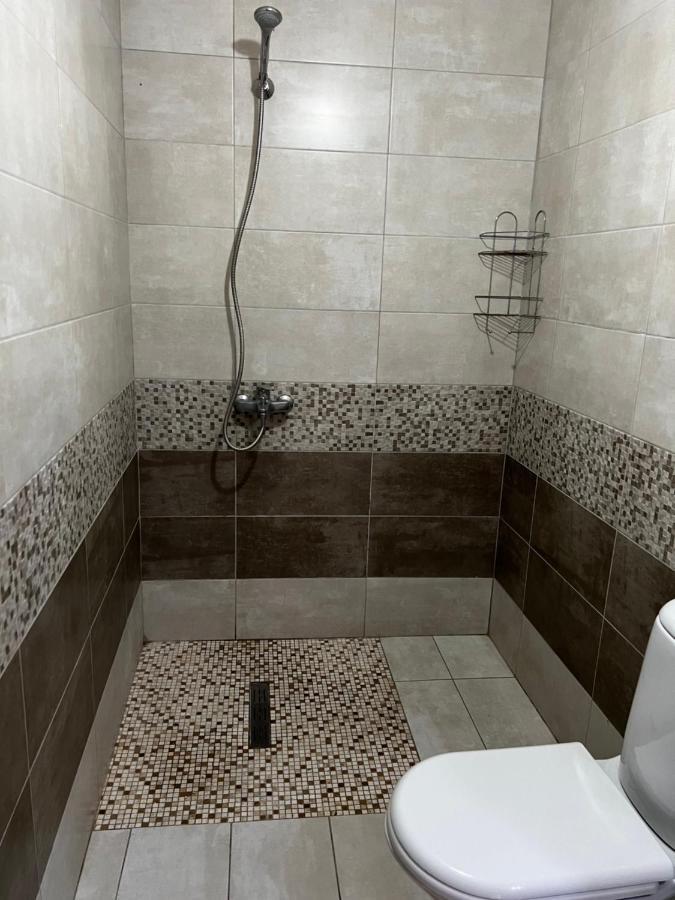 Grand Veranda Apartment Tirana Esterno foto