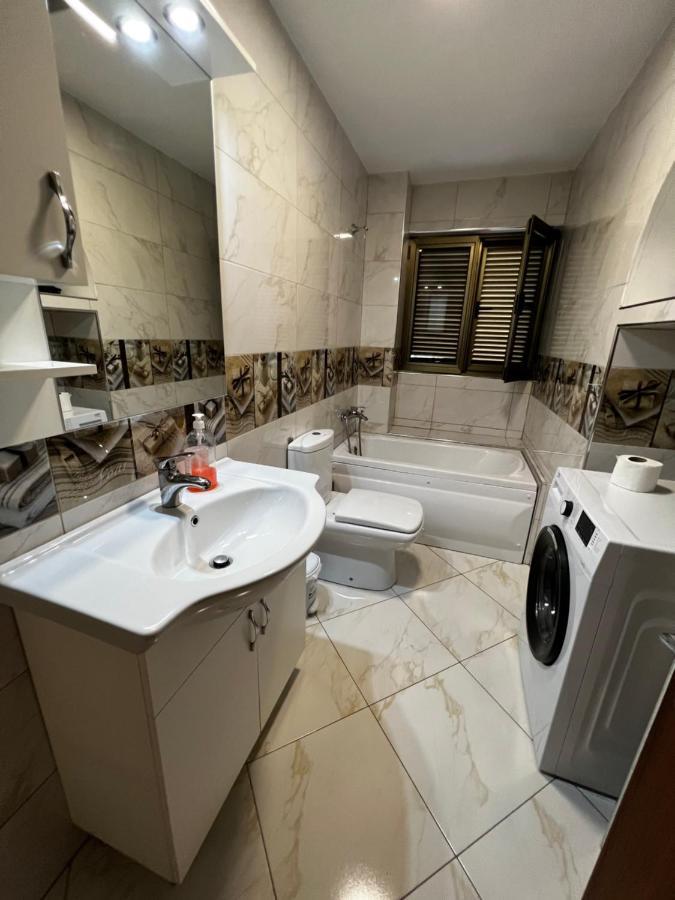 Grand Veranda Apartment Tirana Esterno foto